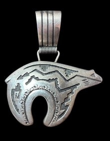 Native American Signed Rosita Singer Sterling Bear Effigy Pendant