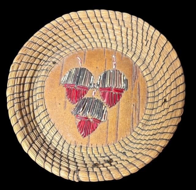 Vintage Native American Pine Needle, Sweet Grass and Porcupine Quill Woven Basket (1 of 2)