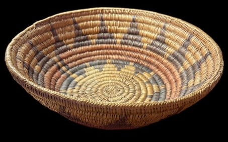 Vintage 1930's Navajo Wedding Basket With 14-Point Star and Spirit Line