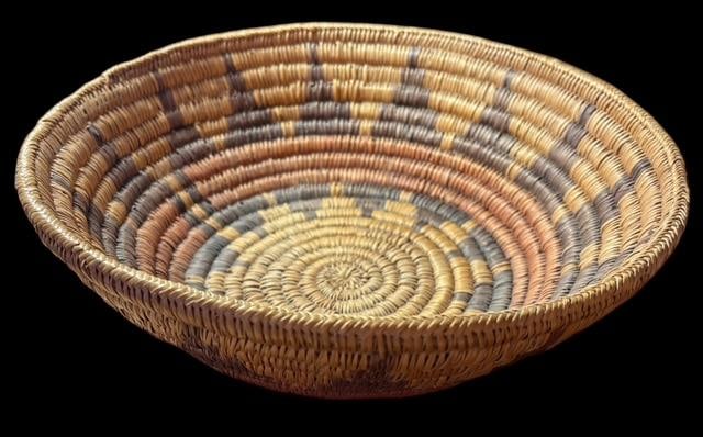 Vintage 1930's Navajo Wedding Basket With 14-Point Star and Spirit Line (1 of 3)