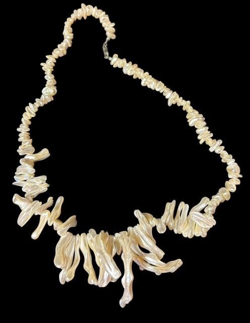 Mother of Pearl Shell Necklace (1 of 2)