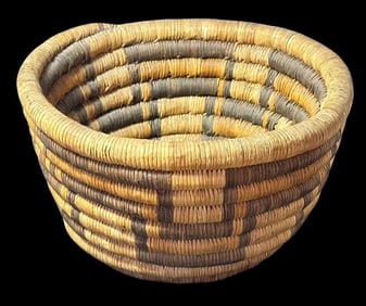 Native American Hopi coil Hand Woven Basket