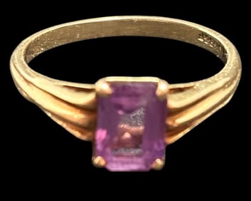 10K Gold and Amethyst Stone Ring