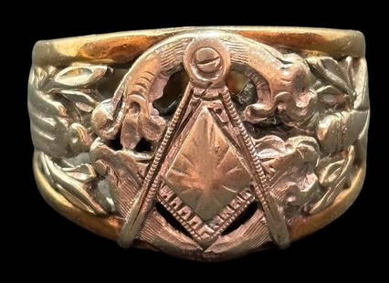 Antique 10k Gold Masonic Two-Tone Ring: Antique two tone 10K gold Masonic Ring. Size 8.5 and weighs 8.2g.