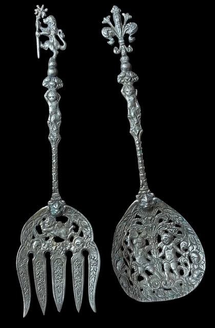 Vintage Italian Cherub and Lion Silvertone Serving Pair (1 of 5)