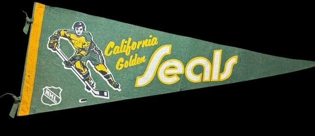 Original 1970s California Golden Seals NHL Felt Pennant: Original 1970s California Folden Seals NHL Felt Pennant banner. 29" long by 12" at widest.