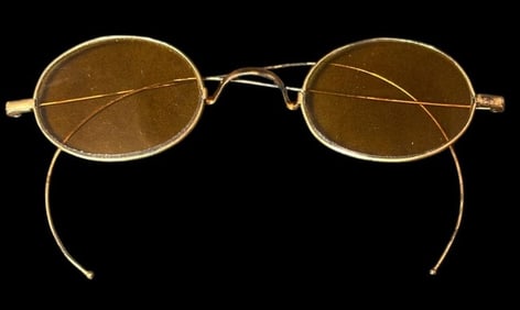 Antique Amber Lens 19th Century Wire Rim Spectacles