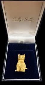 18K Gold Cat Shaped Brooch Scully and Scully with Diamond and Emerald