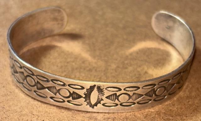 Native American Navajo Sterling Cuff Bracelet (1 of 2)