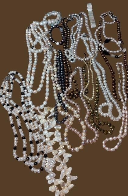 Large Lot of 20 Pearl Jewelry Pieces (1 of 3)