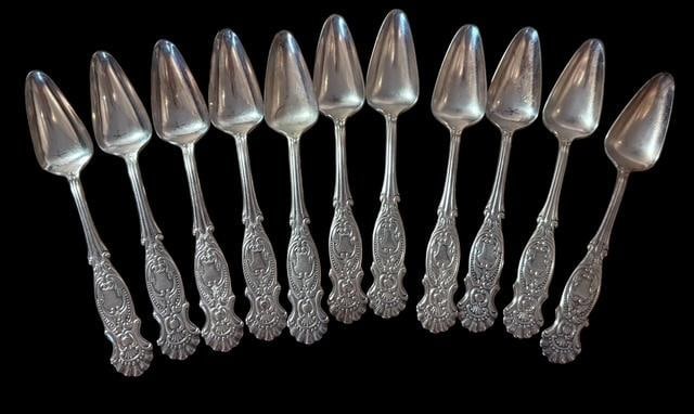 Lot of Eleven Silverplate Rogers 1890 Dessert Spoons (1 of 3)