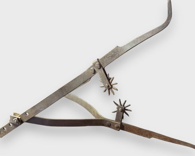 RARE Antique Iron Cow Guard Fence Yoke ca 1880: Antique iron cow neck fence yoke. Keeps cattle from going through fencing. Ca. pre barbed wire, Opened measures 32"