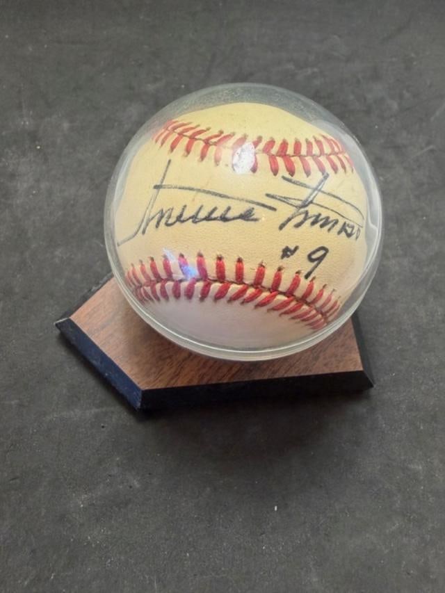 Minnie Minoso Autographed Baseball (1 of 2)