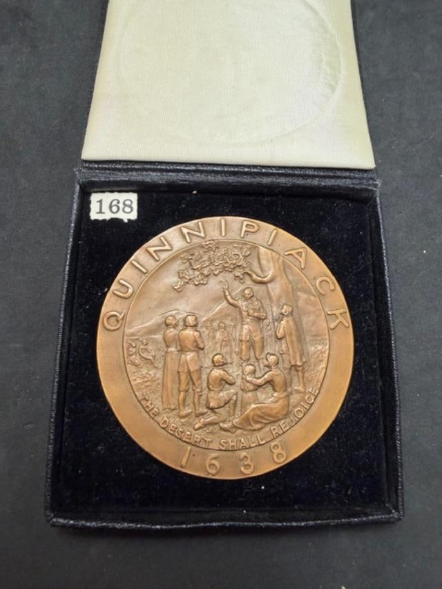 300th Anniversary of New Haven CT Bronze Medallion (1 of 3)