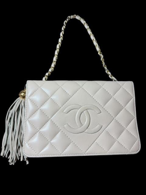 Chanel Crossbody Bag 1980s White Leather (1 of 13)
