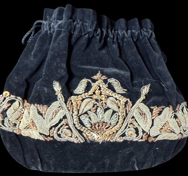 Antique Velvet Embroidered Purse (1 of 2)