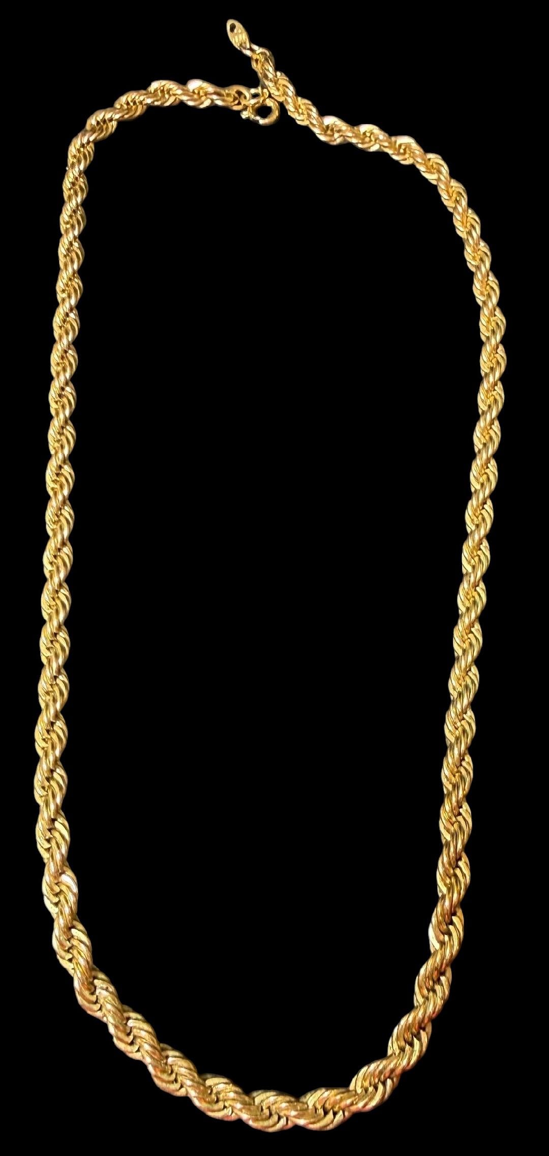 Trifari Goldtone Chain (1 of 2)