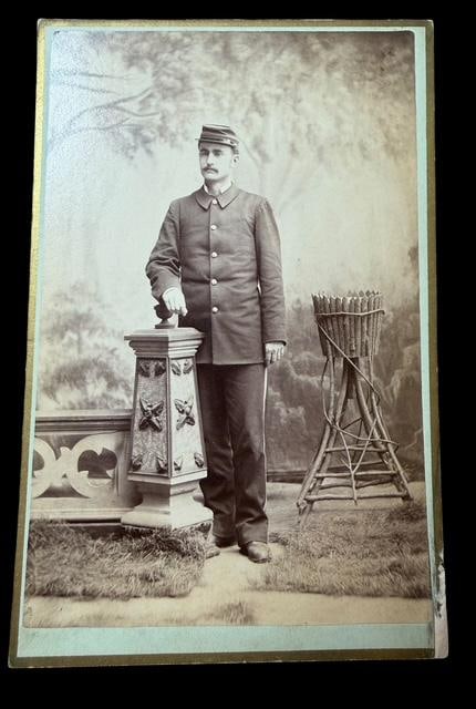 Black and White Indian War Era Soldier Cabinet Card 1882: Black and white Indian War Era soldier cabinet card. Dated 1882 on back. Soldiers name is D. A. Ernery. Measures 4" x 6".