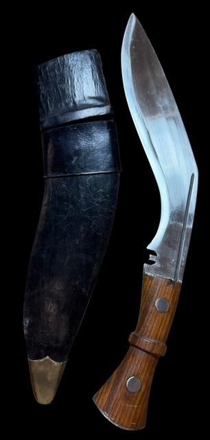 Vintage Nepalese Kukri Curved Knife in Sheath (1 of 4)
