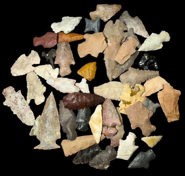 Lot Of Native American Arrowheads and Points Found pre-1940s (1 of 2)