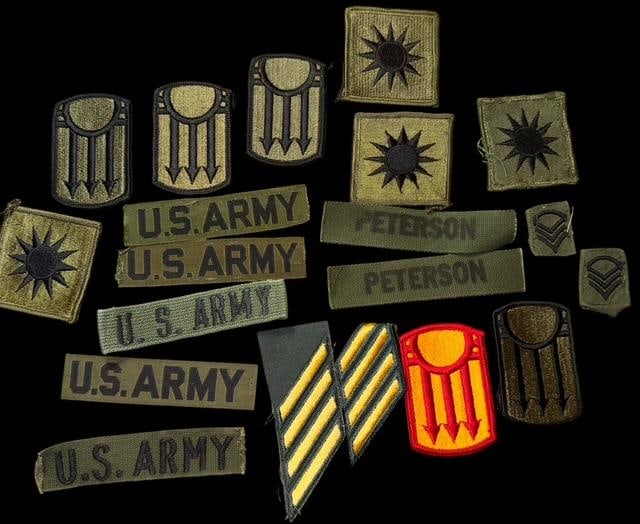 Lot of Army Uniform Pateches (1 of 4)