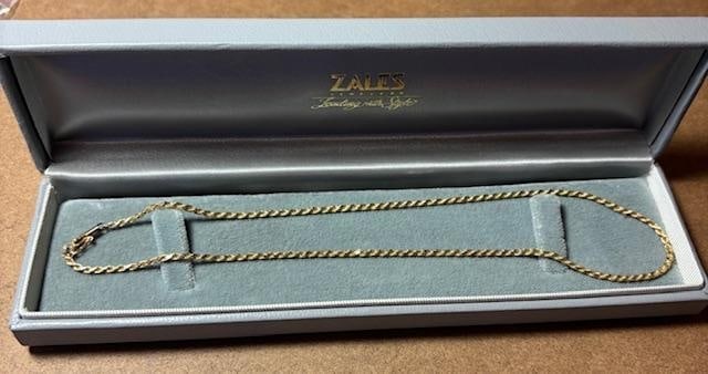 14K Gold Chain Necklace in Original Zales Box: 14K gold necklace chain. Weighs 6.1g and measures 16".