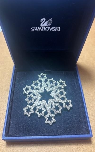Swarovski Crystal Snowflake Brooch (1 of 3)