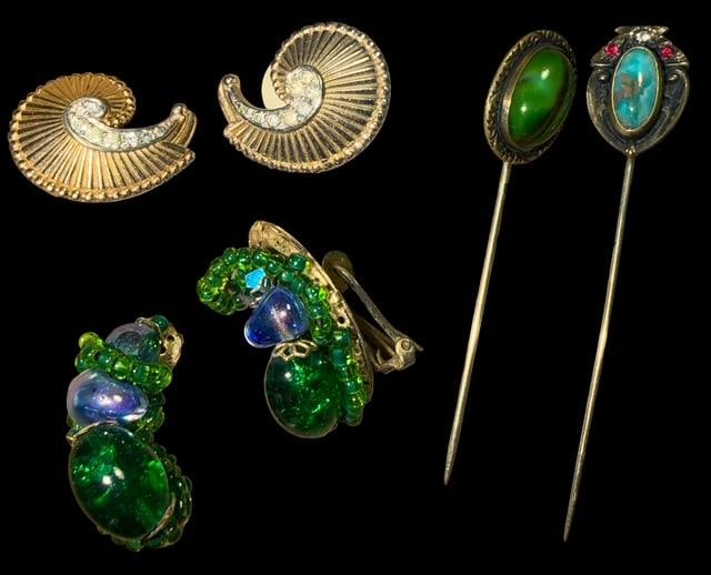 Pair of Vintage Stick Pins and Clip-on Earrings (1 of 4)