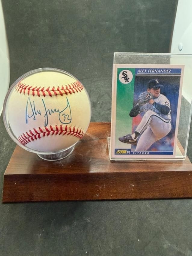 Alex Fernandez Autographed Baseball and Baseball Card: Alex Fernandez autographed Rawlings baseball and baseball card # 92. No COA and card unsigned and ungraded. Fernandez played for the Chicago White Sox and was a Hispanic Heritage Baseball Museum Hall 