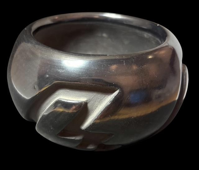 Anita Suazo Santa Clara Blackware Pottery Bowl: Santa Clara blackware pot signed by Anita L. Suazo (1937-). Measures 3" x 5".