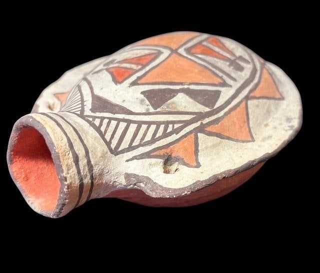 Laguna Pueblo Pottery Flask Signed Rosaria Johnson Age 106 (1 of 4)