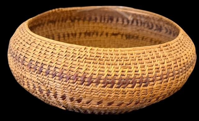 Native American Quinault Woven Basket (1 of 4)
