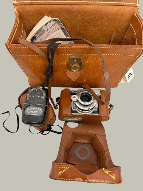 Kodak 35 Camera, Light Meter and Manual in Leather Case (1 of 5)