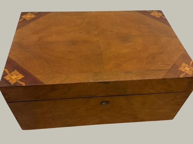 Vintage Wooden Locking Jewelry Box with Inlaid Floral Rosettes: Vintage wooden locking jewelry box with hinge mirror. Includes key, lock works. Inlaid top with floral rosettes in each corner. Measures 12" x 8" x 6".