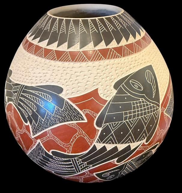 Native American Mata Ortiz Signed Round Pottery Bowl Hector Quintana (1 of 3)