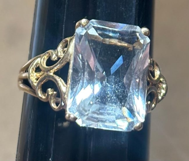 14K Gold and Near Clear Aquamarine Stone Ring (1 of 3)
