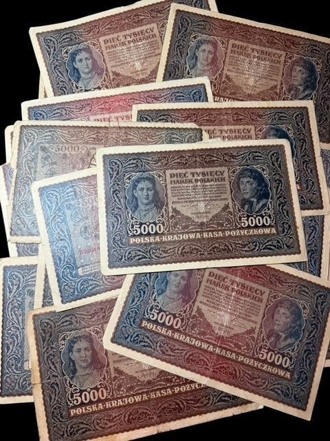Lot of 22 Circulated Polish Currency Ca. 1920s: Lot of 22 circulated Polish currency. Polska-Krajowa-Kasa-Pozyczkowa. Ca 1920's. Series II and III.