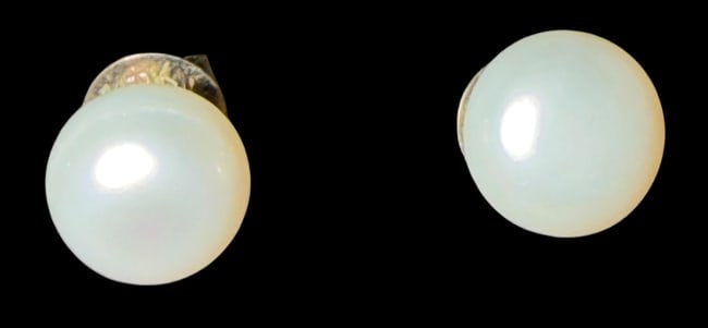 14K White Gold and Pearl Earrings: 14k white gold and pearl pierced earrings. Pearls measure .5". Total weight 3.7g.