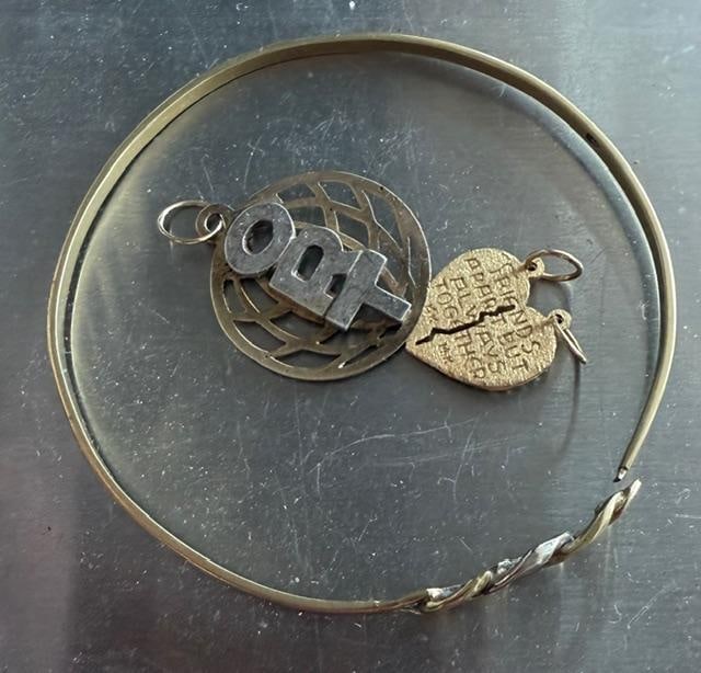 Lot of Three14K Yellow Gold Jewelry Pieces (1 of 3)