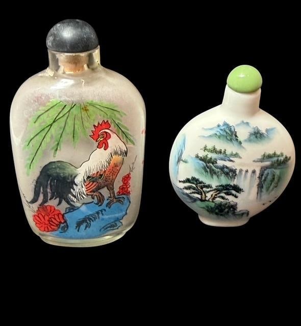 Pair of Chinese Glass Snuff Bottles (1 of 2)