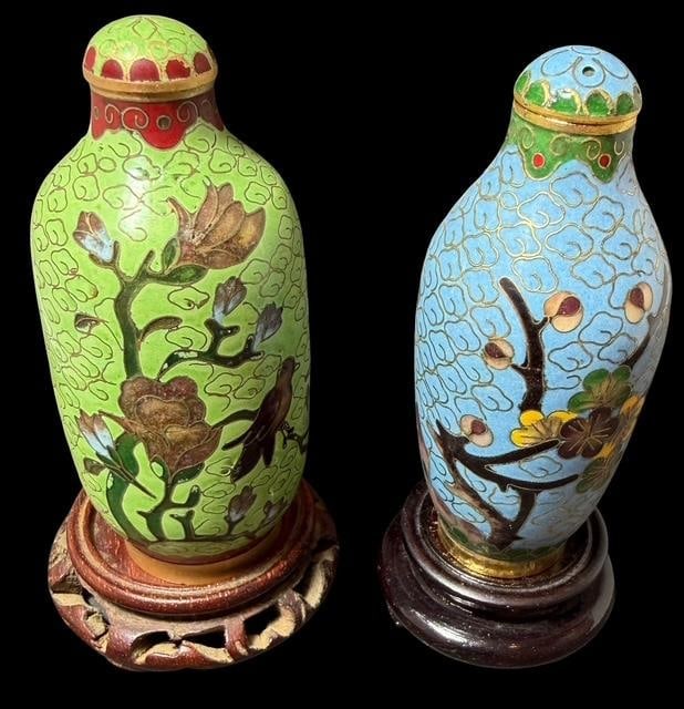 Lot of Two Chinese Cloisonne Snuff Bottles (1 of 4)