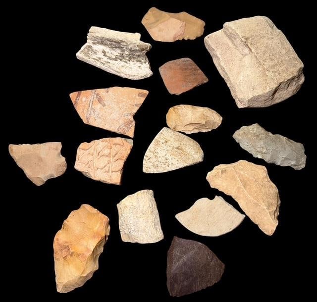 Lot of Assorted Native American Artifacts (1 of 3)