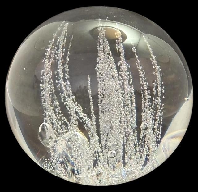 Signed Art Glass Kosta Paperweight Vicki Lindstrand: Art glass crystal Kosta seaweed pattern paperweight. Signed (Vicki) Lindstrand. Numbered #95868. Measures 3.5" x 4 "x 3".