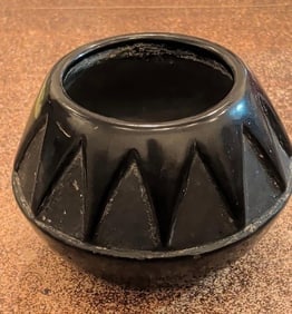 Native American Santa Clara Blackware Pot Signed Pablita: Native American Santa Clara blackware dish. Signed Pablita (Pablita Chavarria 1914-1979). Measures 4" x 5" x 4".
