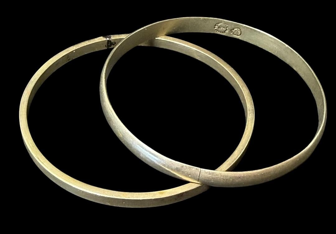Pair of Mexican Sterling Bangle Bracelets (1 of 3)