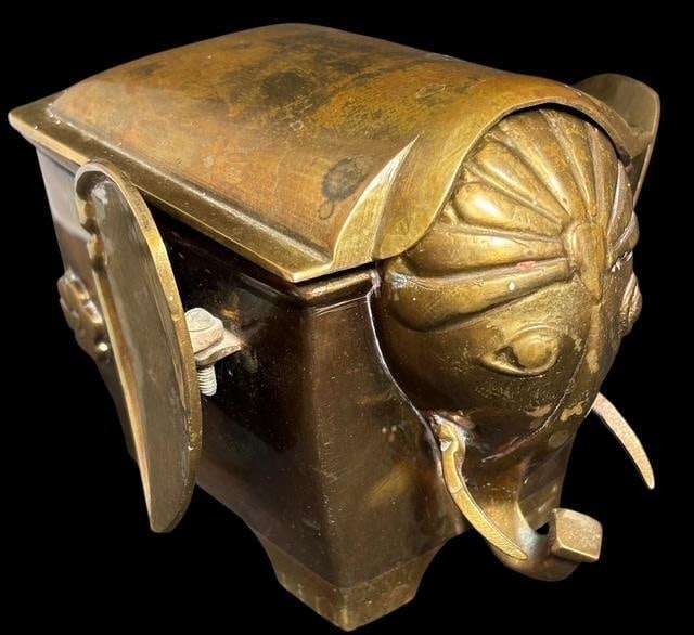 Vintage Brass Elephant Trinket Box or Tea Caddy (1 of 3)