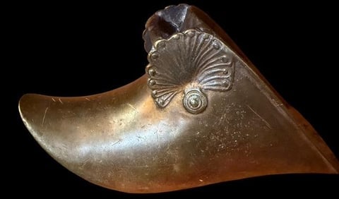 Single Brass Conquistador Stirrup (1 of 4)