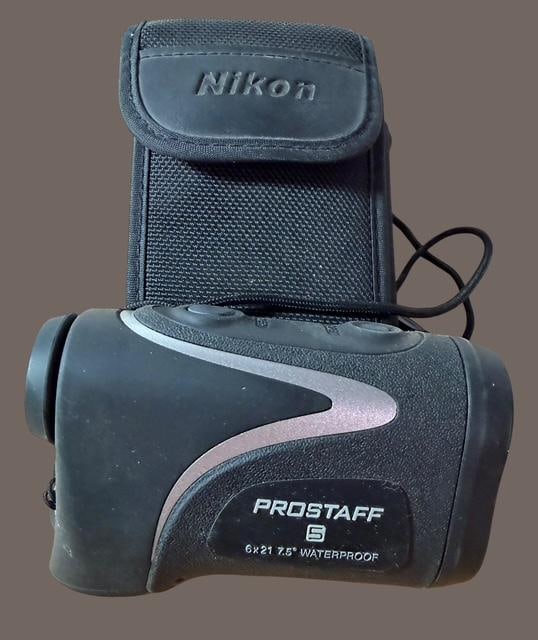 Nikon Pro-Staff Laser Golf Range Finder: Nikon pro-staff 6 x 21, 7.5 degree laser golf range finder with case. Measures 5.5" x 4.5" x 2".