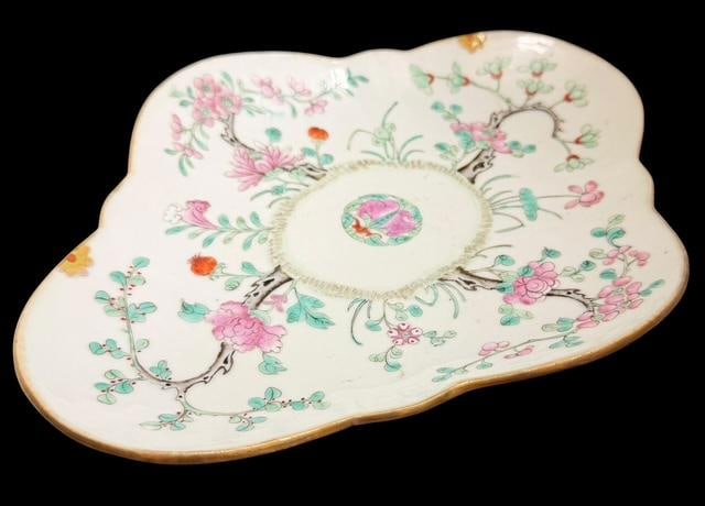 Antique Chinese Rose Famille Procelain Bowl: Antique Chinese rose famille scalloped edge decorative bowl. No marks on base. Measures 2" deep by 11.5" across.
