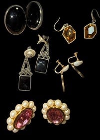 Lot of Five Pairs of Pierced Earrings (1 of 3)